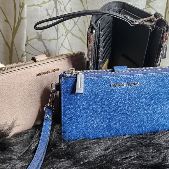 Michael kors double zip wallet - Picture 2 of 3